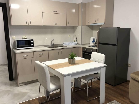 Дава се под наем Двустаен апартамент в Пловдив, Младежки Хълм - 72 кв.м за 600 € - Снимка #1