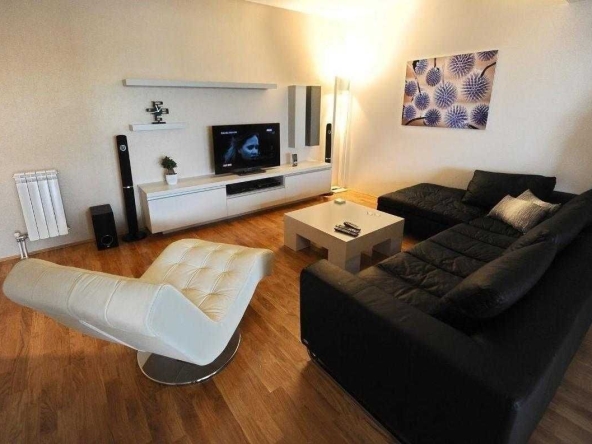 Дава се под наем Двустаен апартамент в Бургас, Възраждане - 63 кв.м за 204 € - Снимка #1