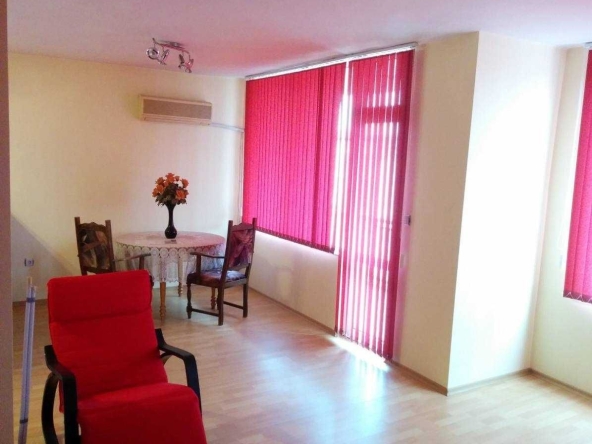 Тристаен апартамент в Хасково, Училищни - 105 кв.м за 777 €/кв.м - Снимка #1