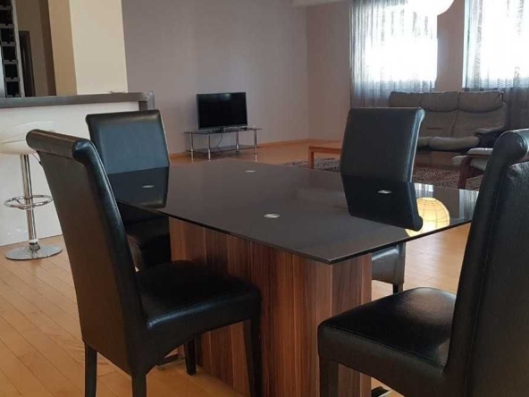 Дава се под наем Двустаен апартамент в Пловдив, Тракия - 74 кв.м за 357 € - Снимка #1