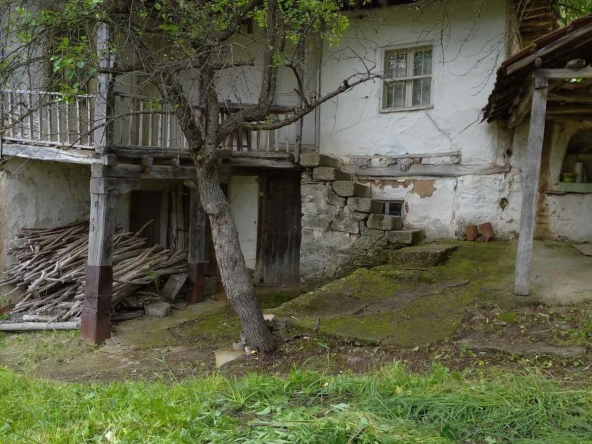 Къща в Плевен, Идеален център - 90 кв.м за 267 €/кв.м - Снимка #1