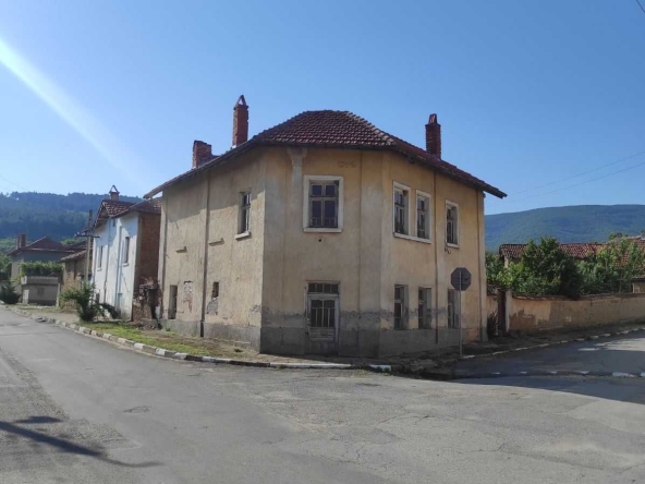 Къща в с. Елхово, Област Стара Загора - 190 кв.м за 121 €/кв.м - Снимка #1