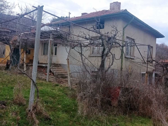 Къща в с. Доброво, Област Кюстендил - 81 кв.м за 391 €/кв.м - Снимка #1