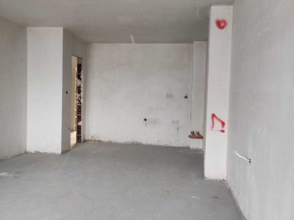 Тристаен апартамент в Кърджали, Център - 126 кв.м за 7 €/кв.м - Снимка #1