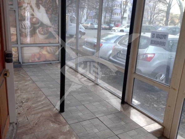 Магазин в Бургас, Славейков - 60 кв.м за 700 €/кв.м - Снимка #1