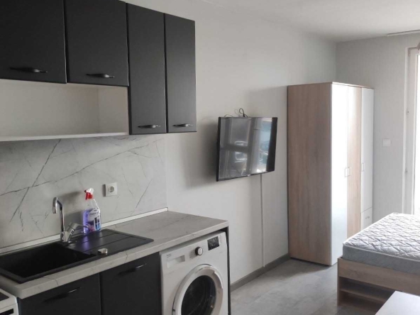 Дава се под наем Едностаен апартамент в Пловдив, Гагарин - 40 кв.м за 280.5 € - Снимка #1