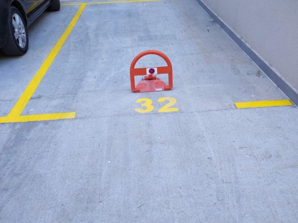 Дава се под наем Гараж / Паркомясто в Бургас, Славейков - 10 кв.м за 40.8 € - Снимка #1