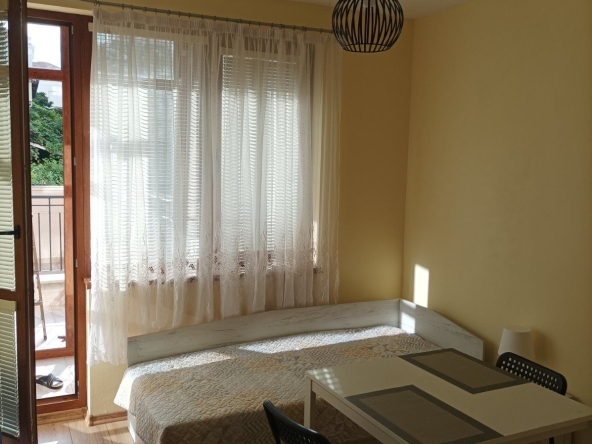 Дава се под наем Едностаен апартамент в Варна, ВИНС - 30 кв.м за 398.82 € - Снимка #1