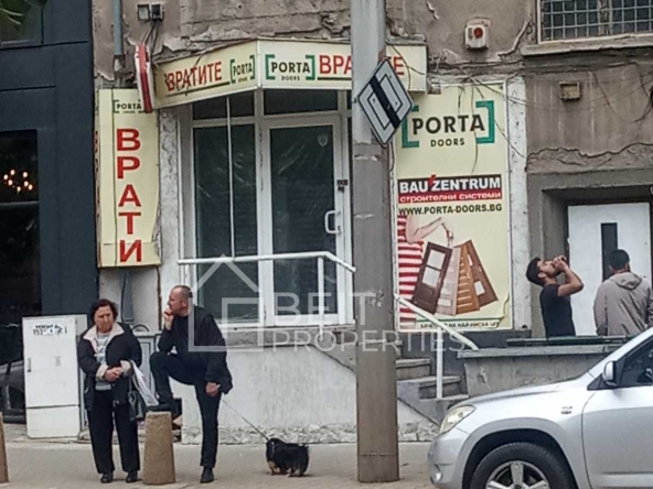 Дава се под наем Магазин в София, Център - 64 кв.м за 780 € - Снимка #1