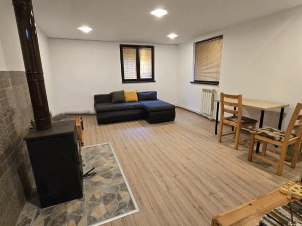 Дава се под наем Къща в Костинброд - 65 кв.м за 614 € - Снимка #1