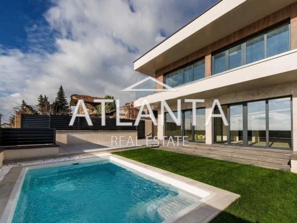 Къща в Варна, м-т Св. Никола - 370 кв.м за 2028 €/кв.м - Снимка #1