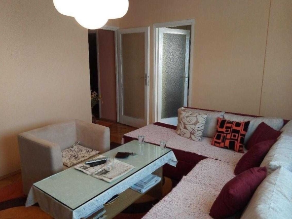 Дава се под наем Двустаен апартамент в Бургас, Братя Миладинови - 53 кв.м за 204 € - Снимка #1