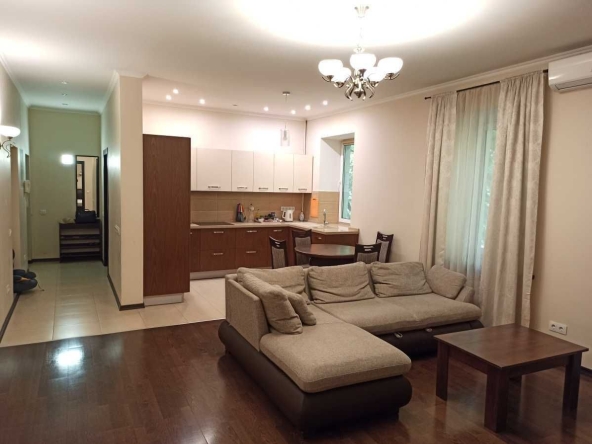 Дава се под наем Двустаен апартамент в София, Център - 65 кв.м за 387.6 € - Снимка #1