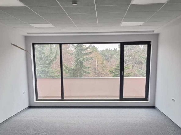 Дава се под наем Офис в Варна, Младост 1 - 62 кв.м за 556.41 € - Снимка #1