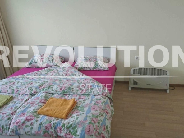 Дава се под наем Тристаен апартамент в Варна, Чайка - 120 кв.м за 600 € - Снимка #1