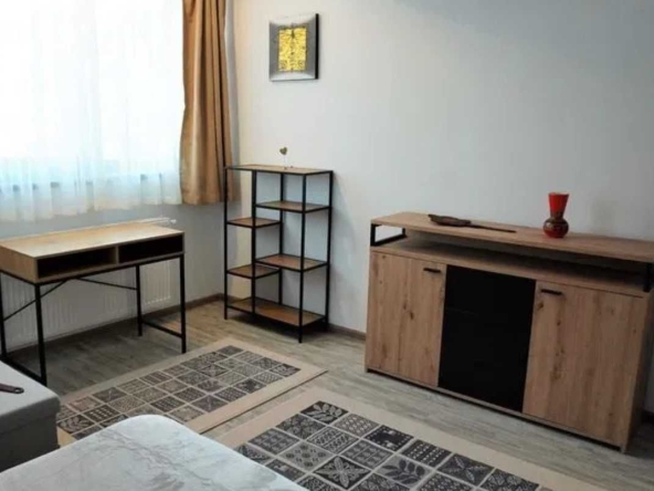 Дава се под наем Едностаен апартамент в Пловдив, Център - 29 кв.м за 137.7 € - Снимка #1