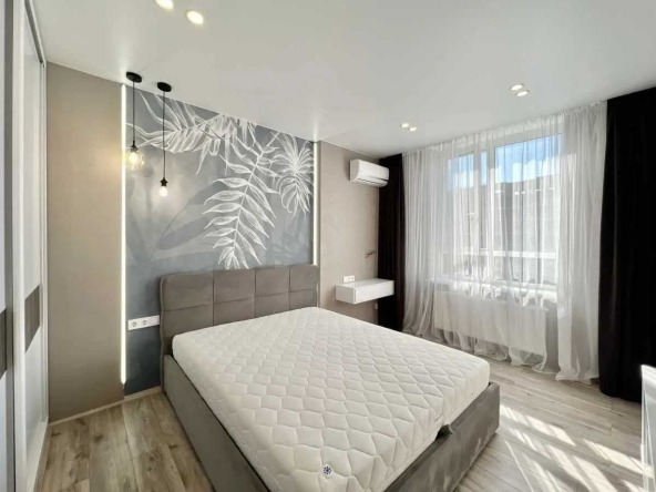 Дава се под наем Двустаен апартамент в София, Център - 56 кв.м за 407.49 € - Снимка #1