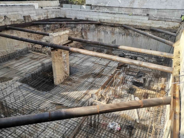 Многостаен апартамент в София, Банишора - 214 кв.м за 2097 €/кв.м - Снимка #1