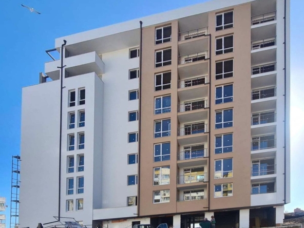 Тристаен апартамент в Бургас, Меден рудник - зона В - 89 кв.м за 899 €/кв.м - Снимка #1