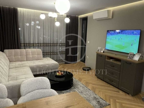 Двустаен апартамент в Пловдив, Център - 83 кв.м за 1251 €/кв.м - Снимка #1