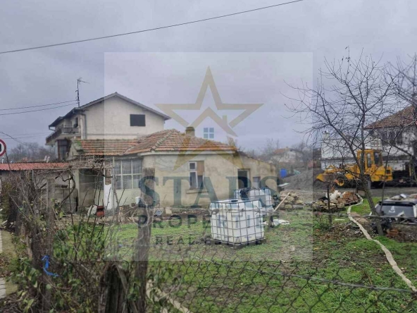 Къща в с. Старо Оряхово, Област Варна - 400 кв.м за 57 €/кв.м - Снимка #1