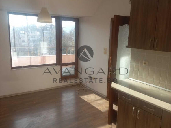 Двустаен апартамент в Пловдив, Център - 77 кв.м за 1723 €/кв.м - Снимка #1