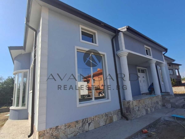 Къща в с. Маноле, Област Пловдив - 360 кв.м за 806 €/кв.м - Снимка #1