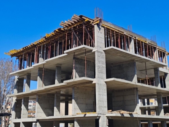 Тристаен апартамент в София, Левски В - 134 кв.м за 1700 €/кв.м - Снимка #1