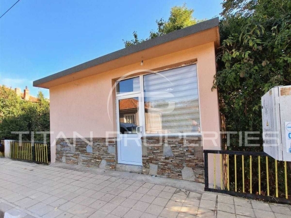 Магазин в Асеновград - 65 кв.м за 393 €/кв.м - Снимка #1