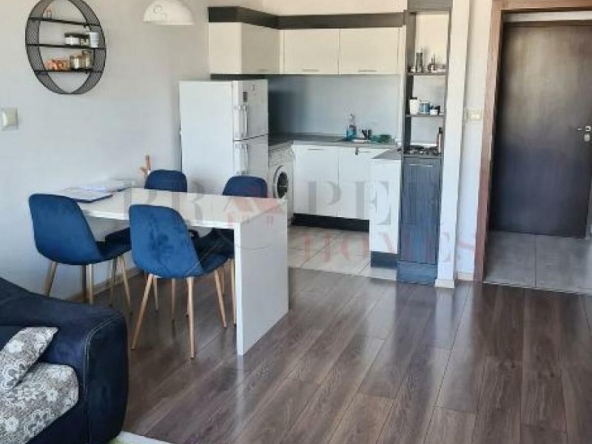 Дава се под наем Двустаен апартамент в Велико Търново, Център - 60 кв.м за 357 € - Снимка #1