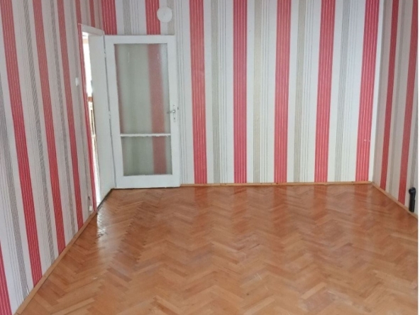 Двустаен апартамент в София, Света Троица - 60 кв.м за 2534 €/кв.м - Снимка #1