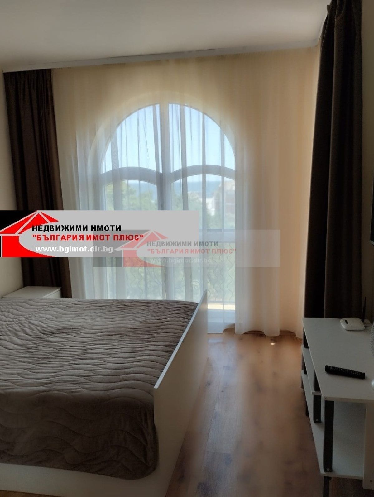 Дава се под наем Едностаен апартамент в София, Оборище - 25 кв.м за 204 € - Снимка #1