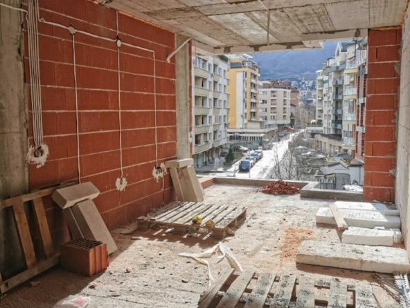 Тристаен апартамент в София, Гоце Делчев - 117 кв.м за 2599 €/кв.м - Снимка #1