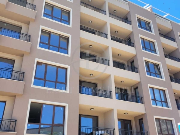 Двустаен апартамент в Пловдив, Гагарин - 70 кв.м за 1603 €/кв.м - Снимка #1