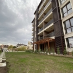 Тристаен апартамент в к.к. Св.Св. Константин и Елена - 77 кв.м за 1855 €/кв.м - Снимка #1