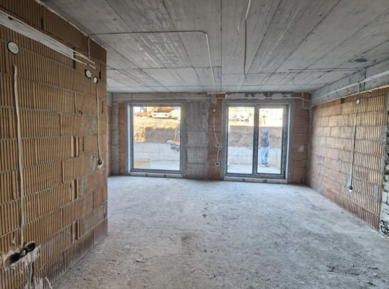 Тристаен апартамент в Банкя - 132 кв.м за 889 €/кв.м - Снимка #1