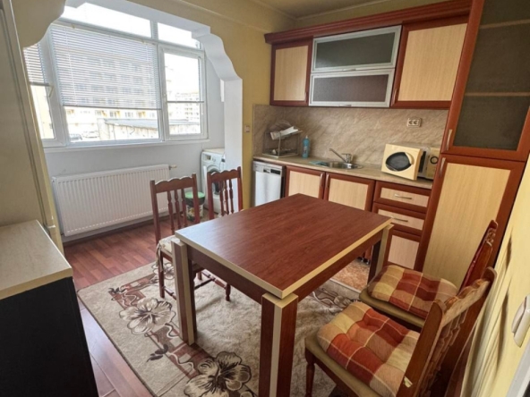 Дава се под наем Тристаен апартамент в Севлиево - 80 кв.м за 281.01 € - Снимка #1