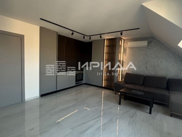Тристаен апартамент в София, Център - 102 кв.м за 1640 €/кв.м - Снимка #1
