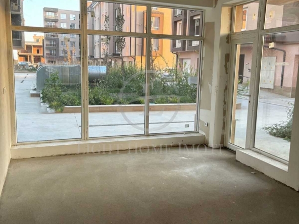 Магазин в Пловдив, Христо Смирненски - 59 кв.м за 1280 €/кв.м - Снимка #1