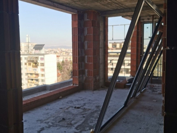 Тристаен апартамент в София, Гоце Делчев - 188 кв.м за 2103 €/кв.м - Снимка #1