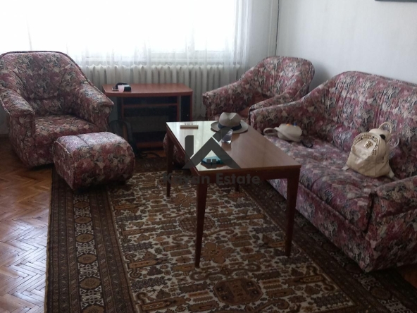 Дава се под наем Тристаен апартамент в Пловдив, Център - 108 кв.м за 561 € - Снимка #1