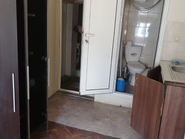 Дава се под наем Едностаен апартамент в Враца, Квартал 103 - 15 кв.м за 129.54 € - Снимка #1