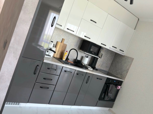 Тристаен апартамент в София, Витоша - 97 кв.м за 3 €/кв.м - Снимка #1