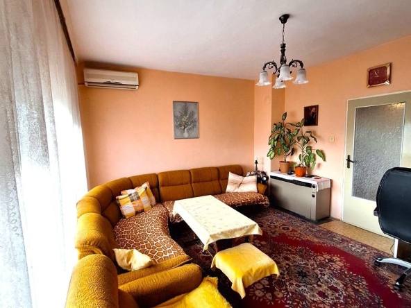 Тристаен апартамент в Пловдив, Център - 82 кв.м за 902 €/кв.м - Снимка #1