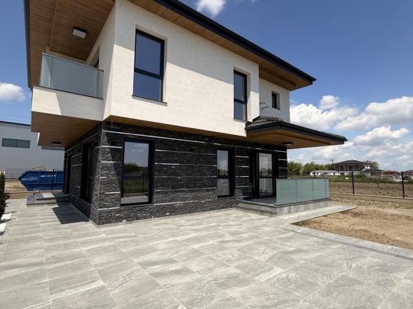 Къща в Пловдив, Коматевски възел - 220 кв.м за 853 €/кв.м - Снимка #1