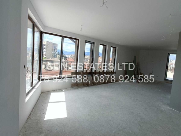 Многостаен апартамент в Казанлък - 170 кв.м за 1059 €/кв.м - Снимка #1