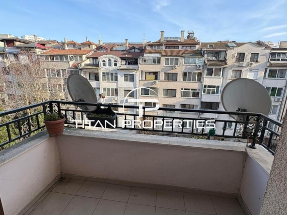Двустаен апартамент в Бургас, Лазур - 76 кв.м за 1410 €/кв.м - Снимка #1