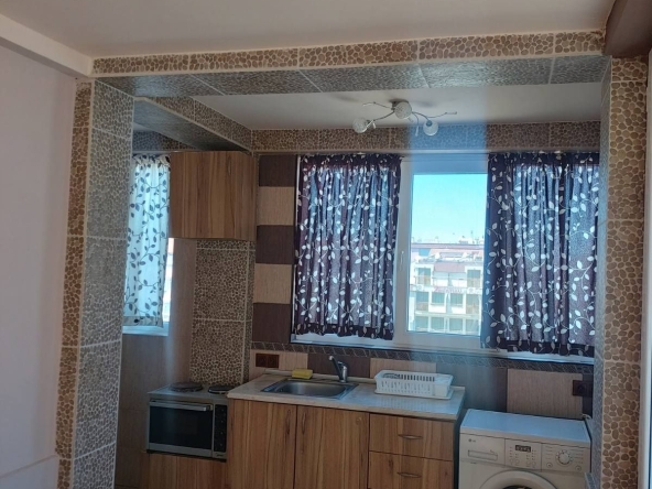 Дава се под наем Четиристаен апартамент в Поморие - 40 кв.м за 204 € - Снимка #1