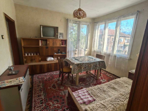 Етаж от къща в Казанлък - 90 кв.м за 1020 €/кв.м - Снимка #1
