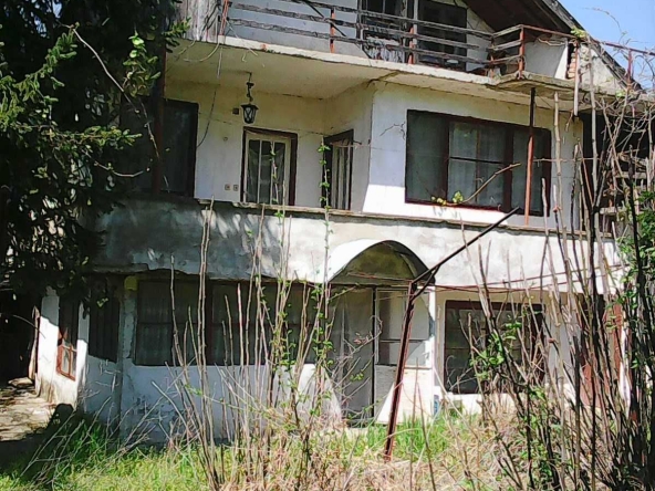 Къща в с. Ветрен, Област Силистра - 200 кв.м за 64 €/кв.м - Снимка #1